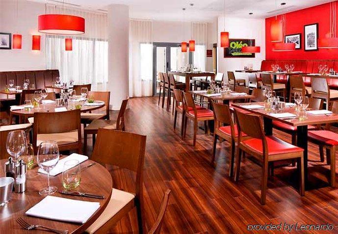 Courtyard By Marriott Paris Arcueil Hotel Restoran gambar